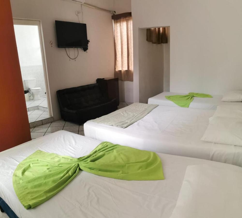 Hostal Tah Itza Flores Eksteriør billede