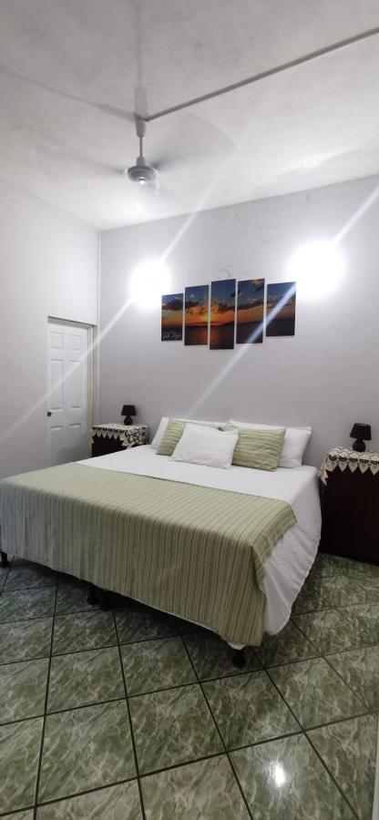 Hostal Tah Itza Flores Eksteriør billede
